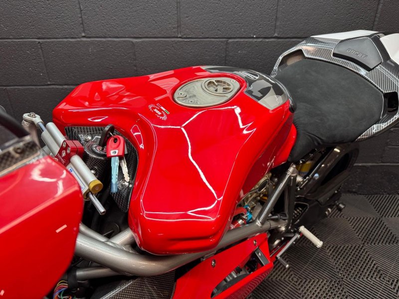 DUCATI 999