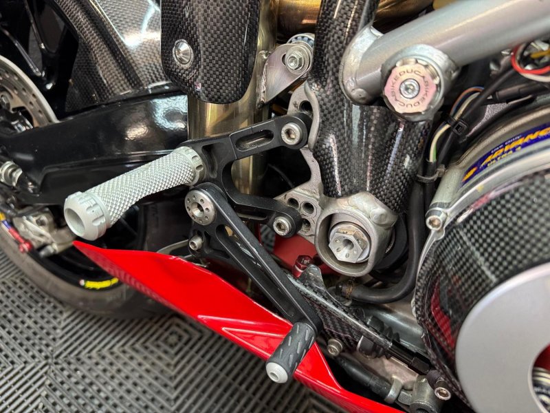 DUCATI 999