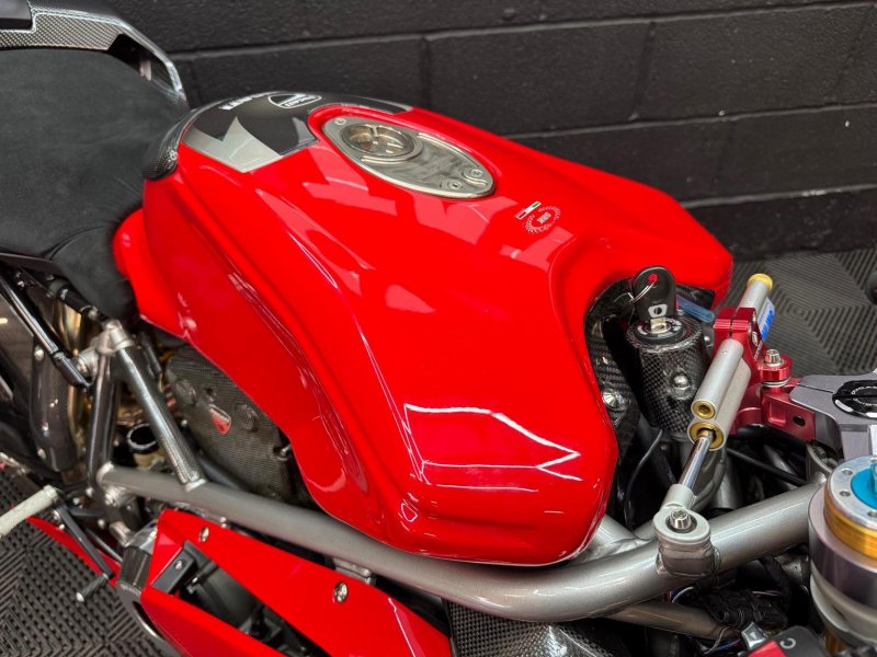 DUCATI 999