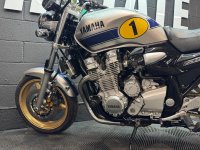 YAMAHA XJR1300