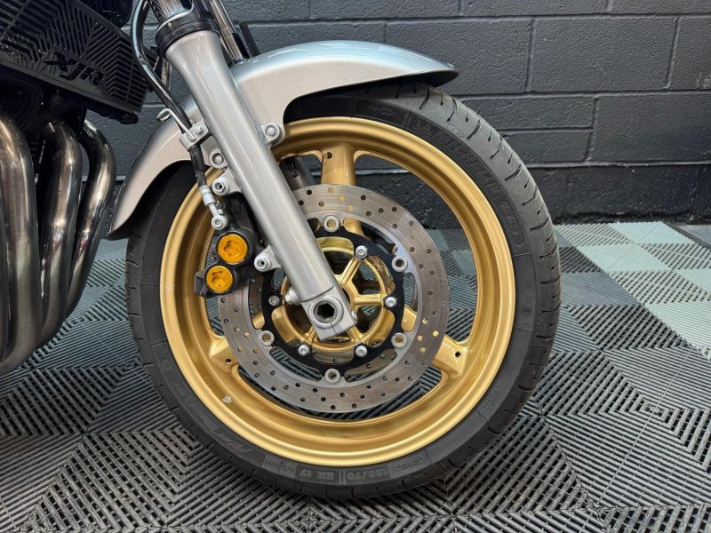 YAMAHA XJR1300