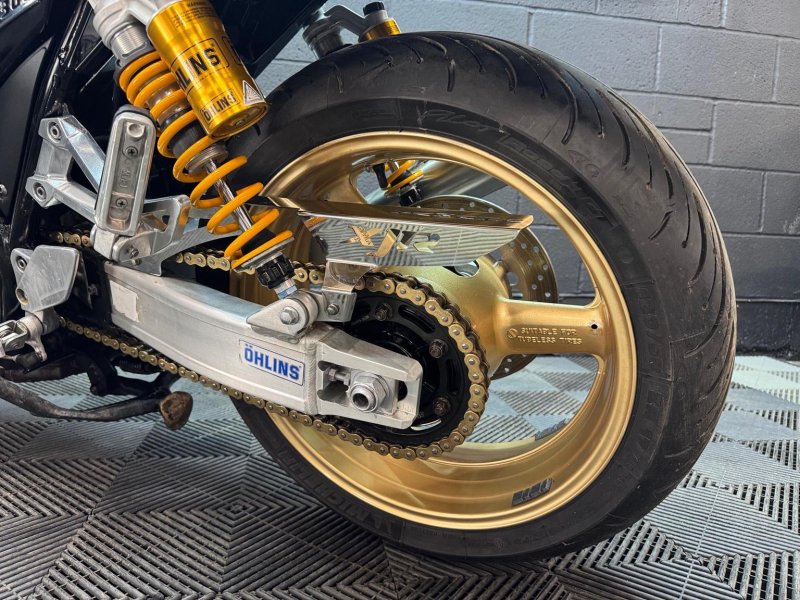 YAMAHA XJR1300