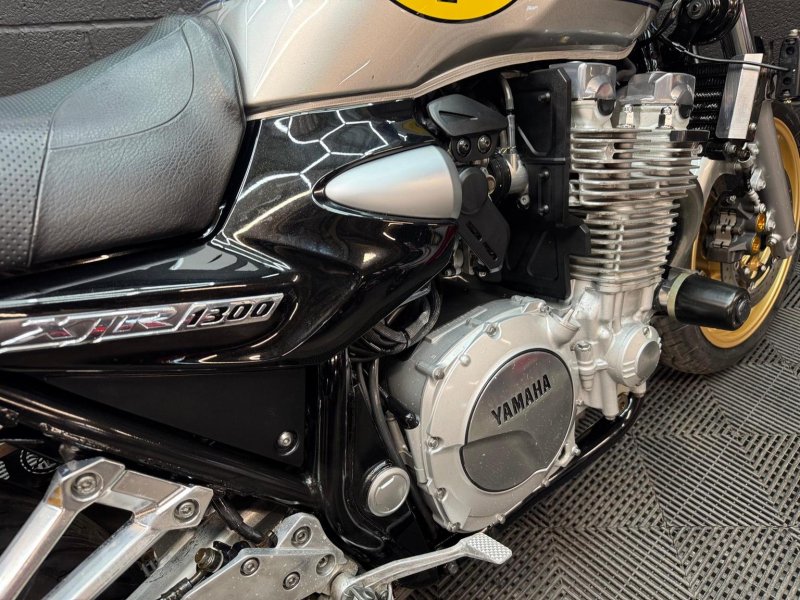 YAMAHA XJR1300