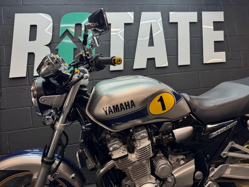 YAMAHA XJR1300