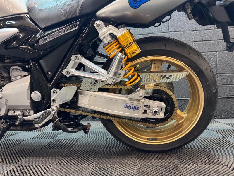 YAMAHA XJR1300