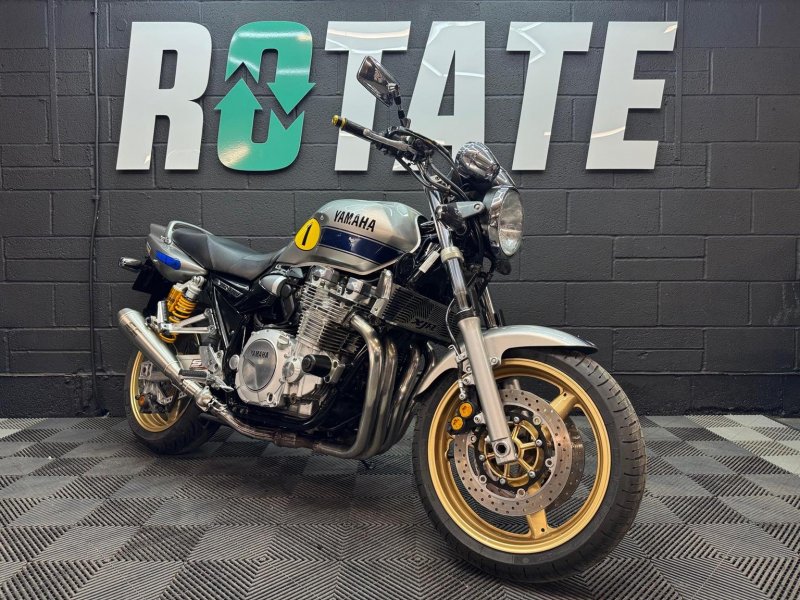YAMAHA XJR1300