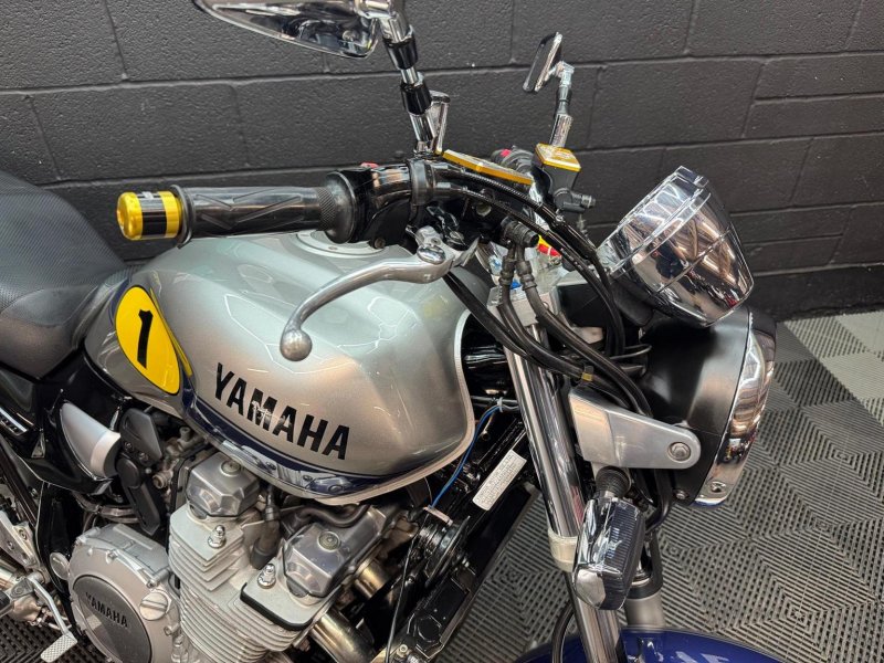 YAMAHA XJR1300