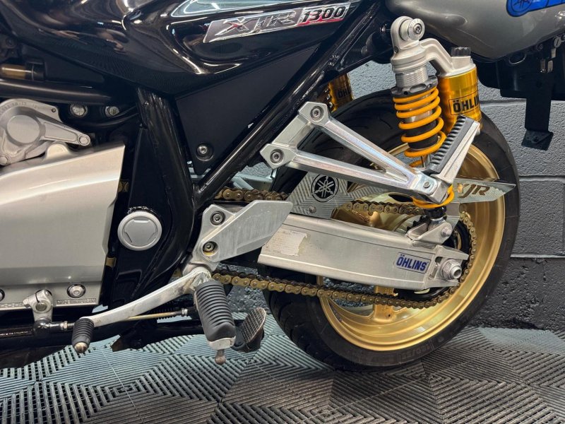 YAMAHA XJR1300