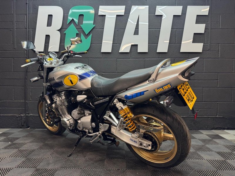 YAMAHA XJR1300
