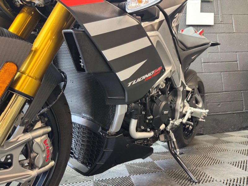 APRILIA Tuono 1100 V4