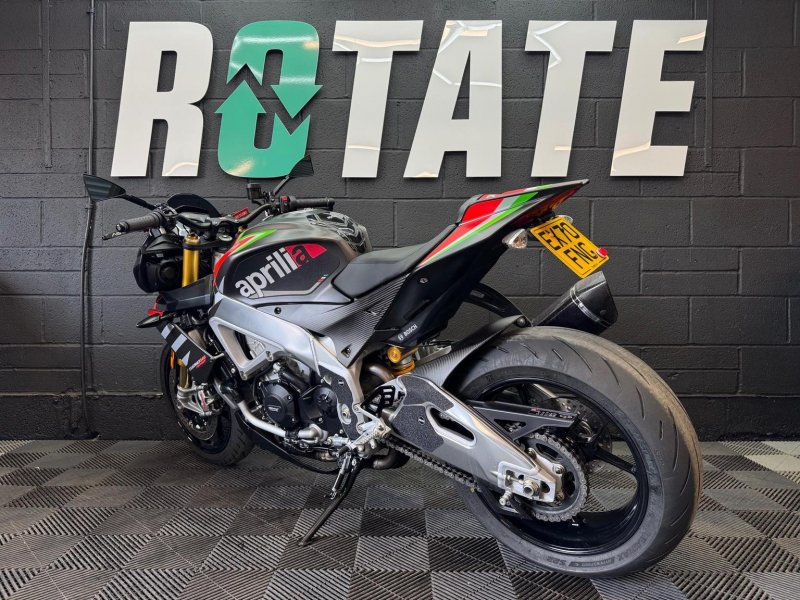 APRILIA Tuono 1100 V4