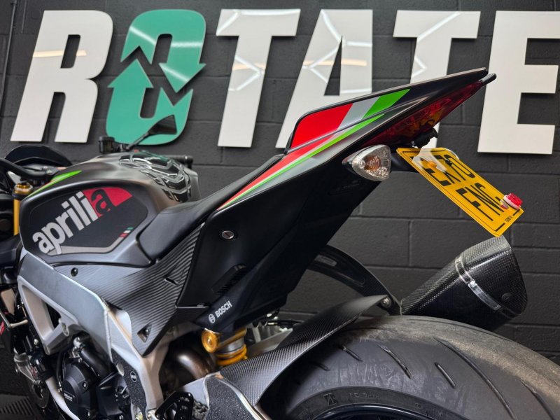 APRILIA Tuono 1100 V4