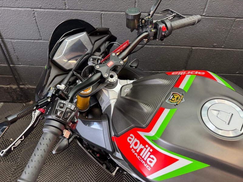 APRILIA Tuono 1100 V4