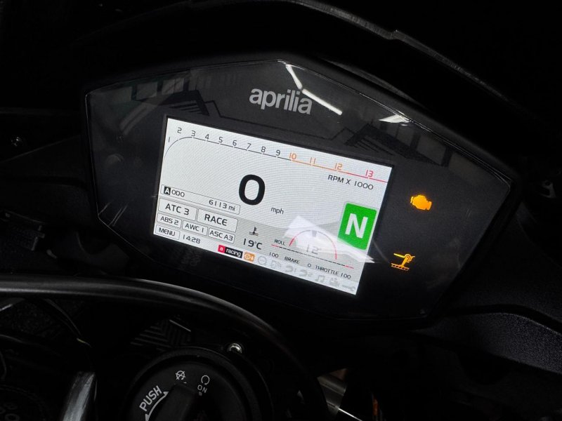 APRILIA Tuono 1100 V4