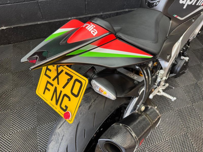 APRILIA Tuono 1100 V4