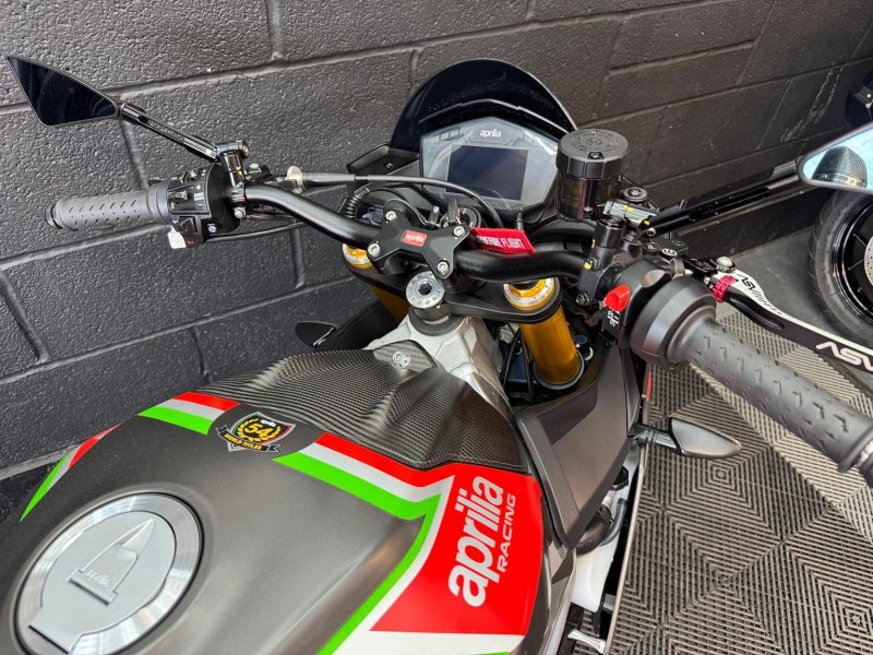 APRILIA Tuono 1100 V4