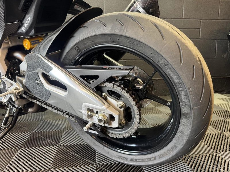 APRILIA Tuono 1100 V4