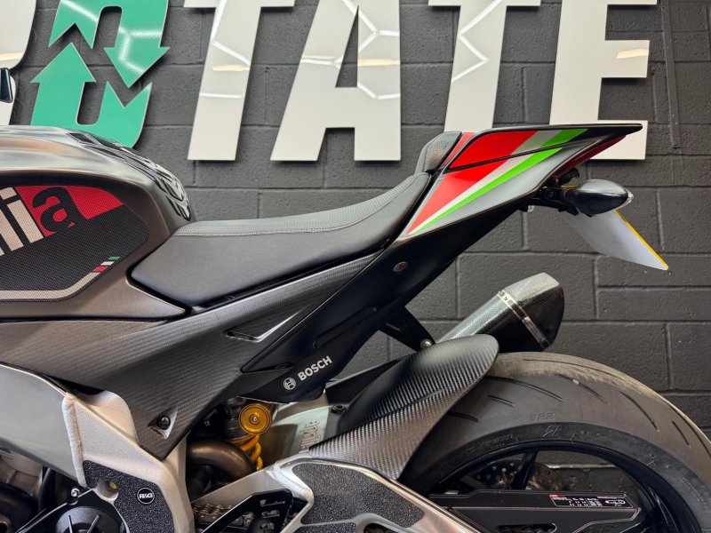 APRILIA Tuono 1100 V4