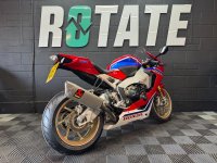 HONDA CBR1000RR Fireblade