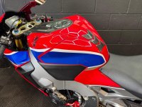 HONDA CBR1000RR Fireblade