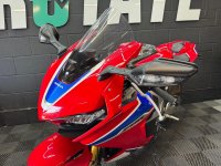 HONDA CBR1000RR Fireblade