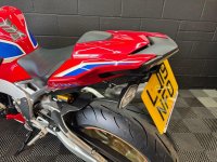HONDA CBR1000RR Fireblade