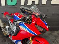 HONDA CBR1000RR Fireblade