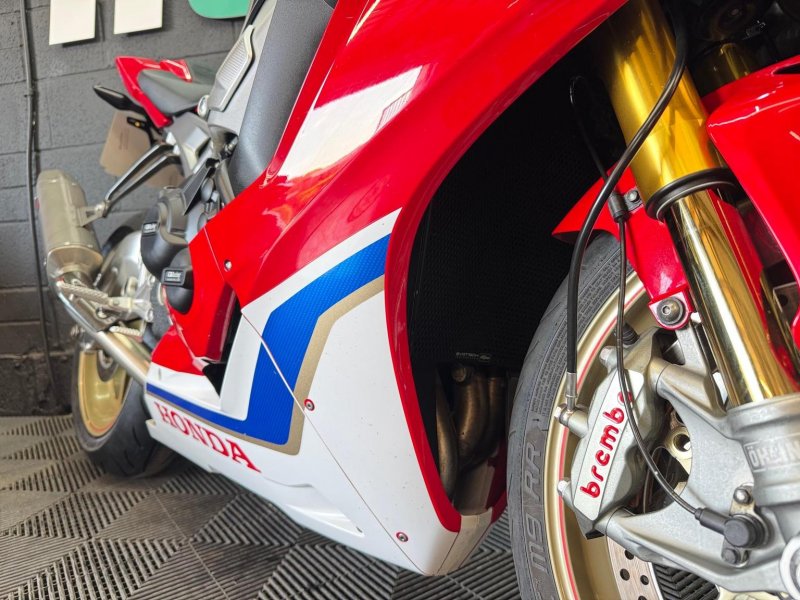 HONDA CBR1000RR Fireblade