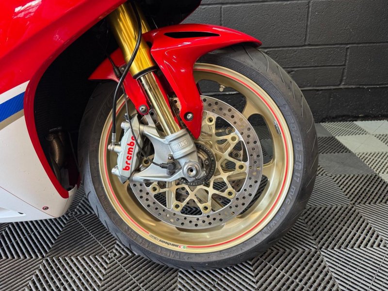 HONDA CBR1000RR Fireblade