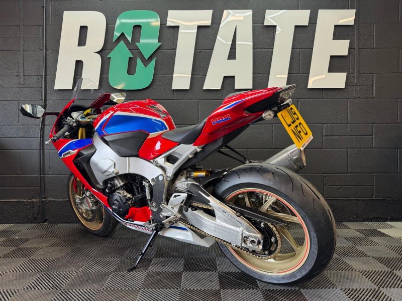 HONDA CBR1000RR Fireblade