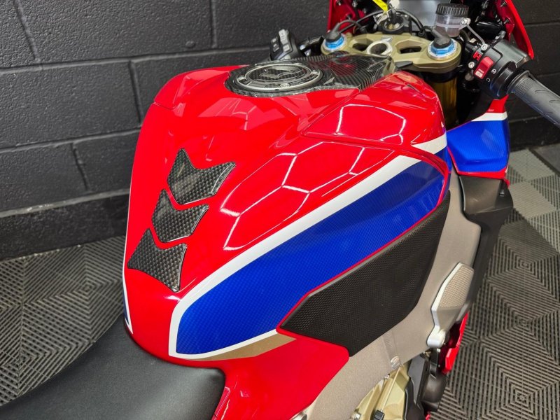 HONDA CBR1000RR Fireblade