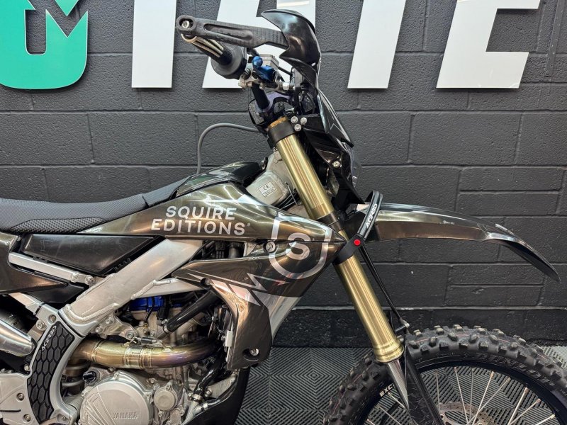 YAMAHA 