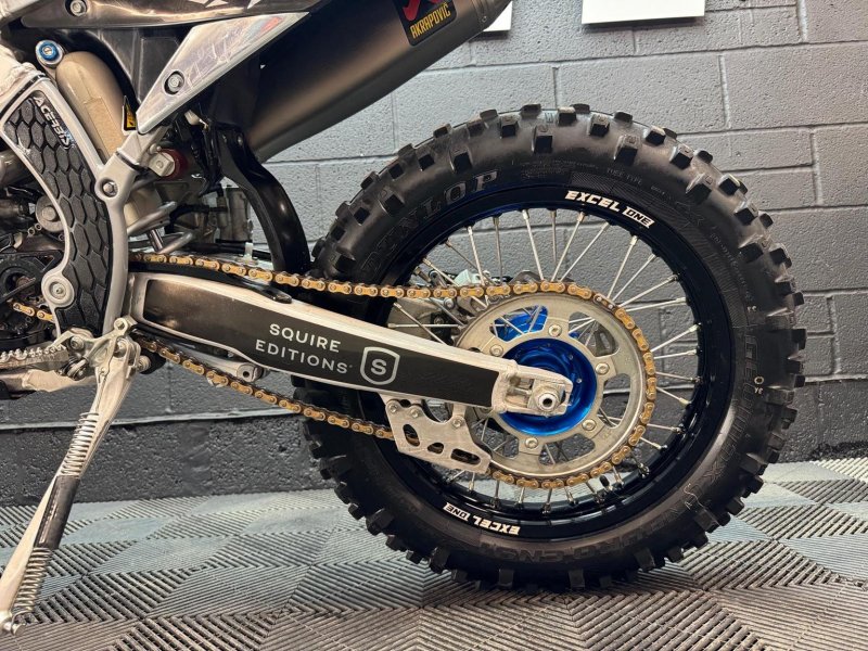 YAMAHA 