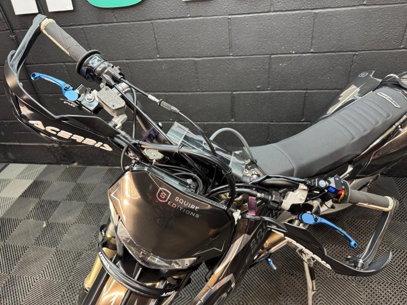 YAMAHA 