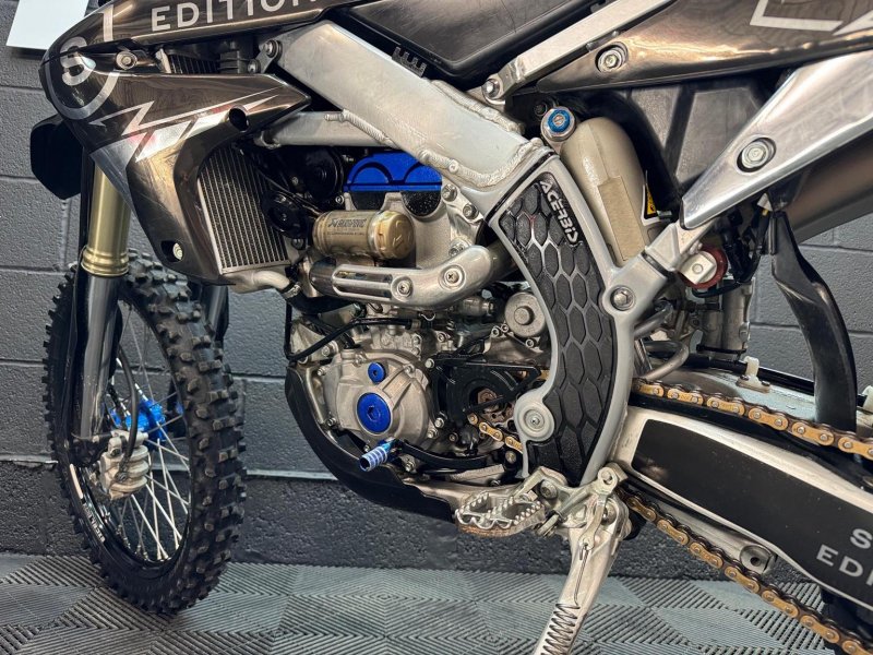 YAMAHA 
