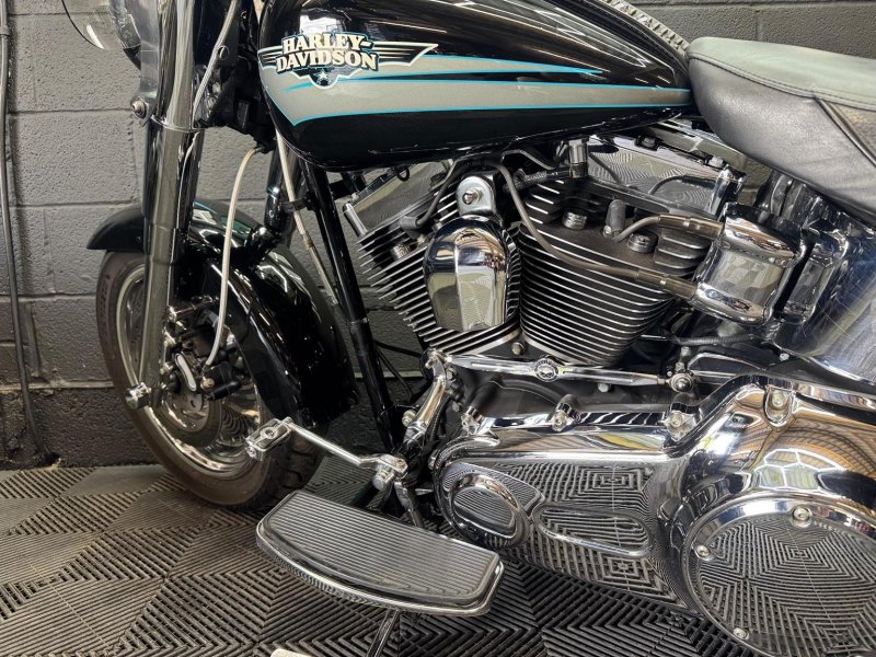 HARLEY-DAVIDSON Softail