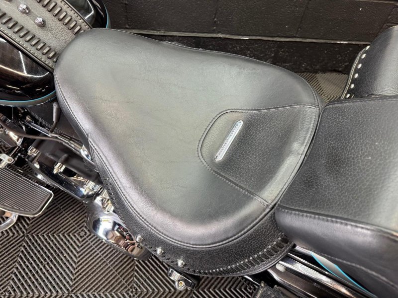 HARLEY-DAVIDSON Softail