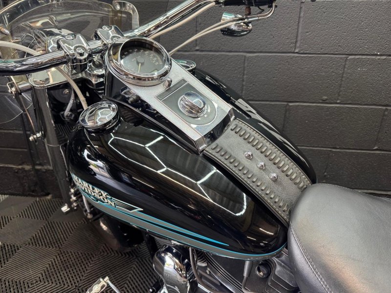 HARLEY-DAVIDSON Softail