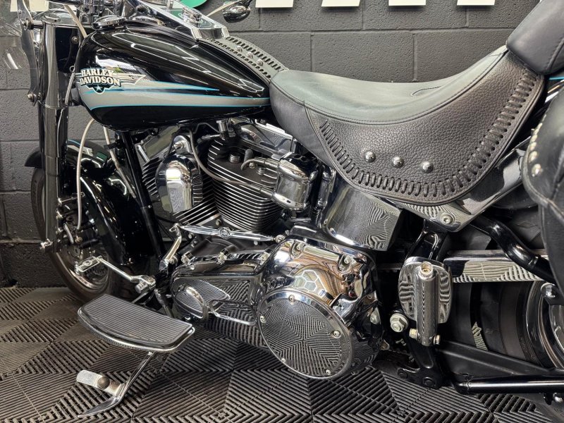HARLEY-DAVIDSON Softail