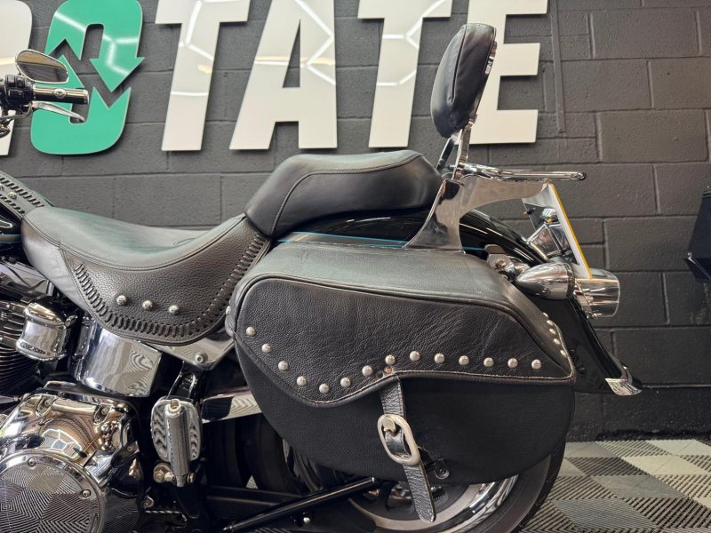 HARLEY-DAVIDSON Softail
