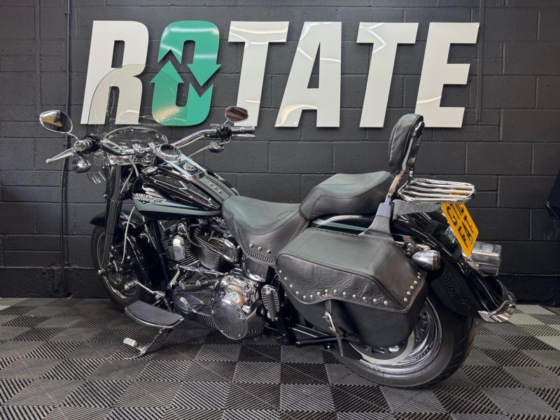 HARLEY-DAVIDSON Softail