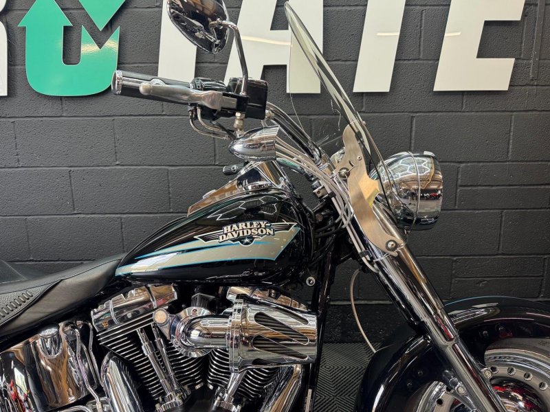 HARLEY-DAVIDSON Softail