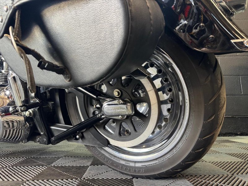 HARLEY-DAVIDSON Softail