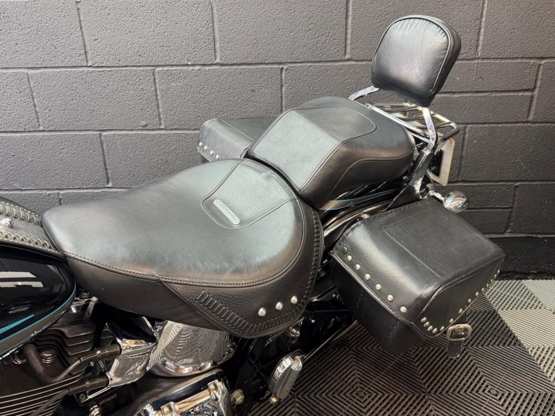 HARLEY-DAVIDSON Softail