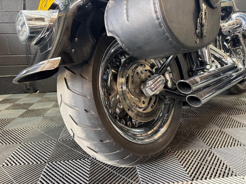 HARLEY-DAVIDSON Softail