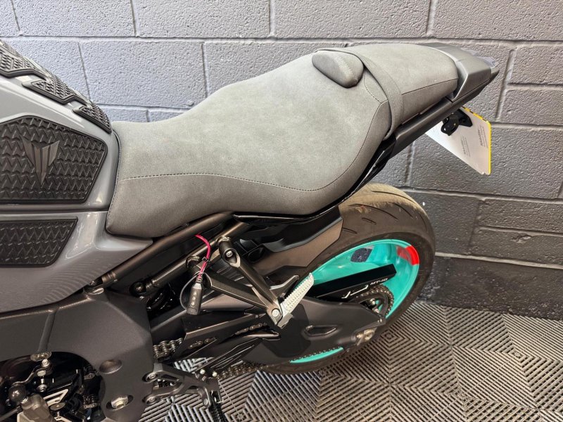 YAMAHA MT-10