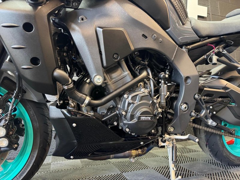 YAMAHA MT-10