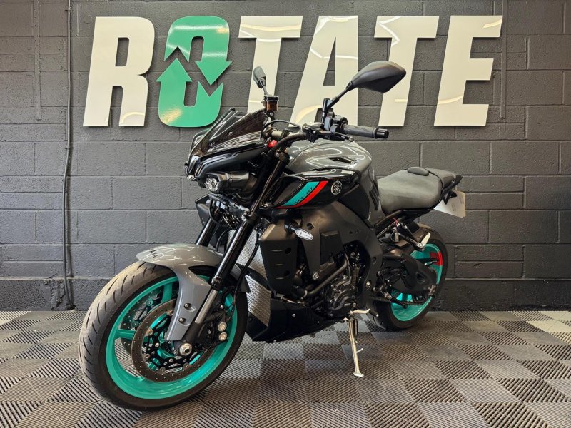 YAMAHA MT-10
