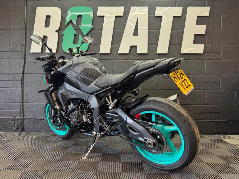 YAMAHA MT-10