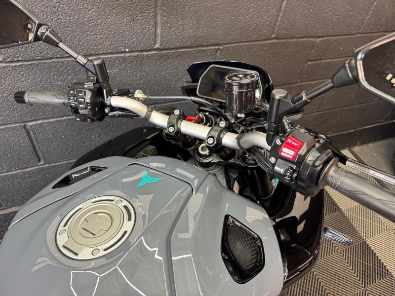 YAMAHA MT-10